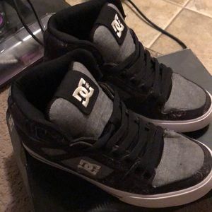 DC skater shoes high top